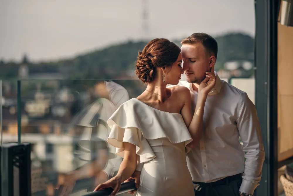 Adult couple featured in a comparison of dating apps